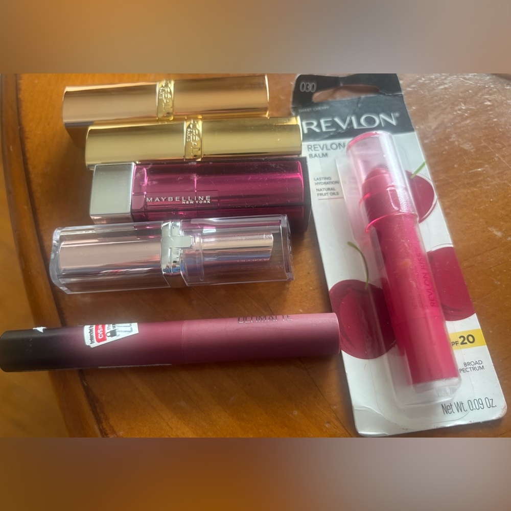 Revlon, L’Oréal and Maybelline Lipstick Lot- all New- retail value $70